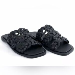 FARM Rio Black Circle Sandals 🌸